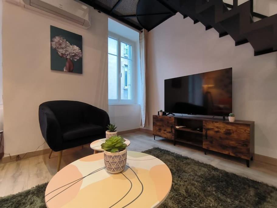 Appartamento T2 -55M2- Elegant Et Chaleureux Montbrison Esterno foto